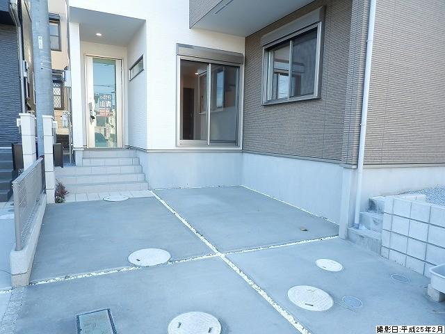 Parking lot. Local (March 2013) Shooting