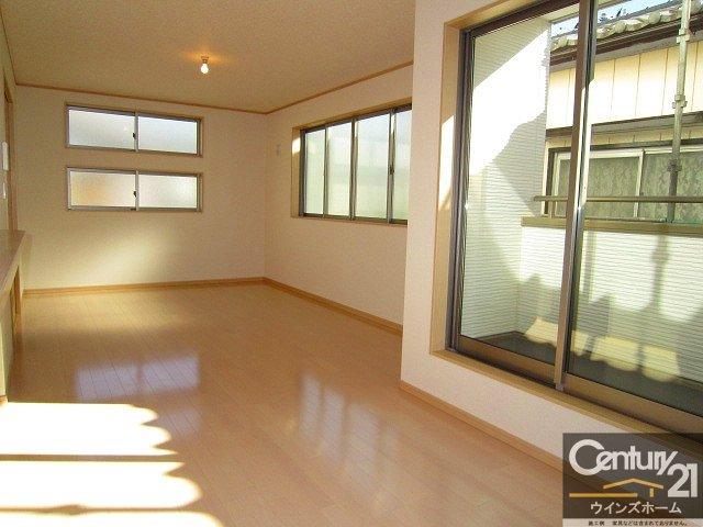 Same specifications photos (living). Example of construction