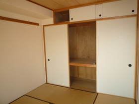 Living and room. Armoire