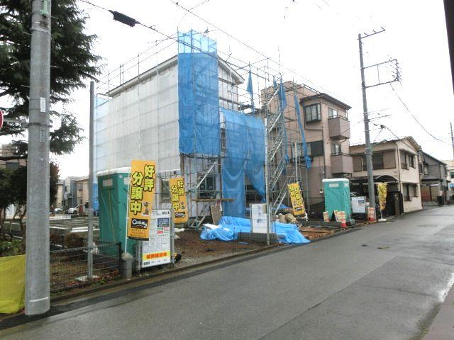 Local photos, including front road. Local (12 May 2013) Shooting