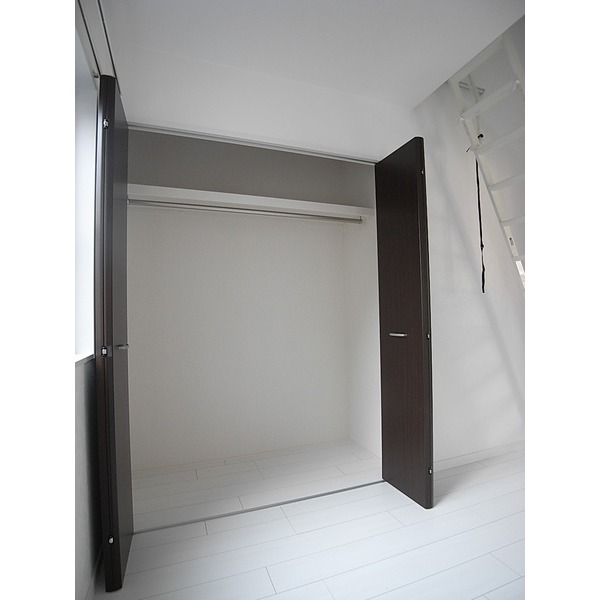 Receipt. 5.3 Pledge Western-style housing