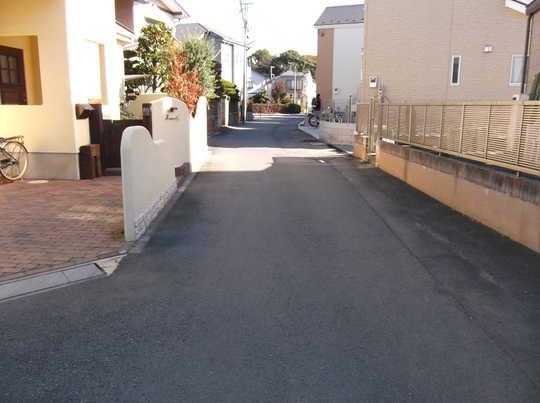 Local photos, including front road. Frontal road