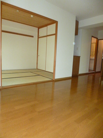 Living and room. living ・ You can use to connect Japanese-style room!