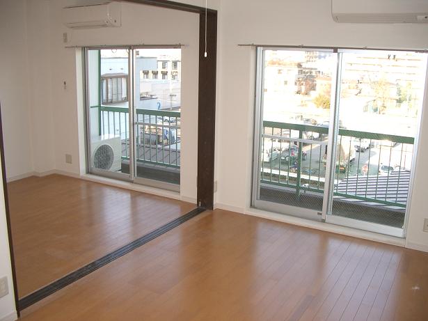 Living and room. Bright beautiful Western-style.