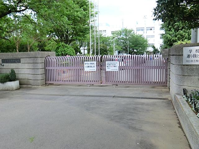 Junior high school. 470m to the West Junior High School