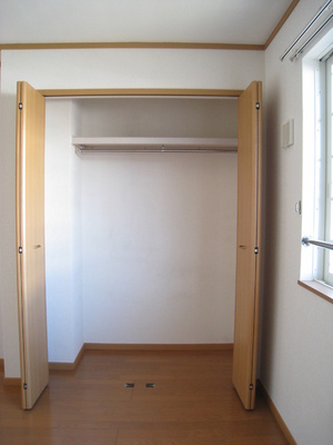 Receipt. 6 Pledge of Western-style storage space