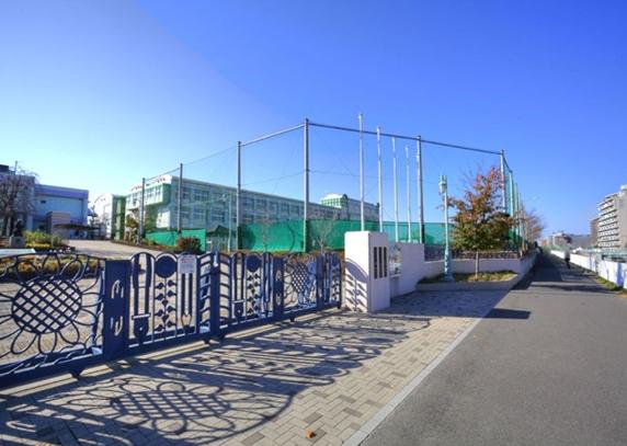 Primary school. Funato until elementary school 520m