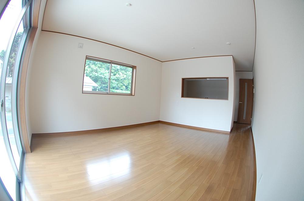 Living. Spacious living room