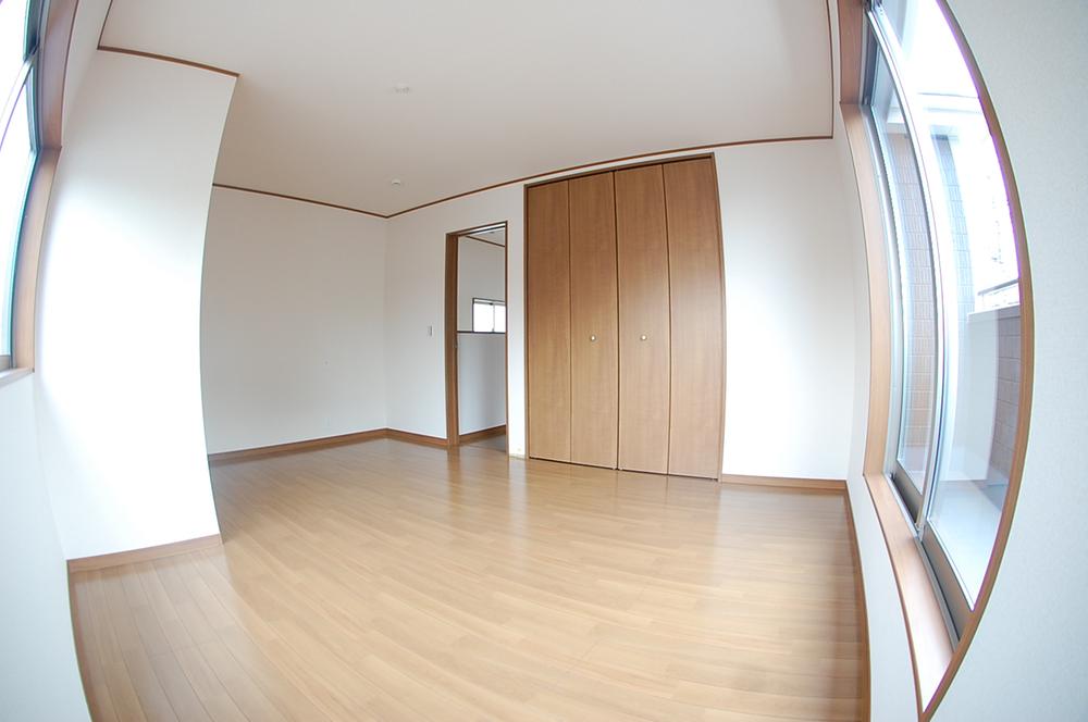 Non-living room. All rooms 6 quires more