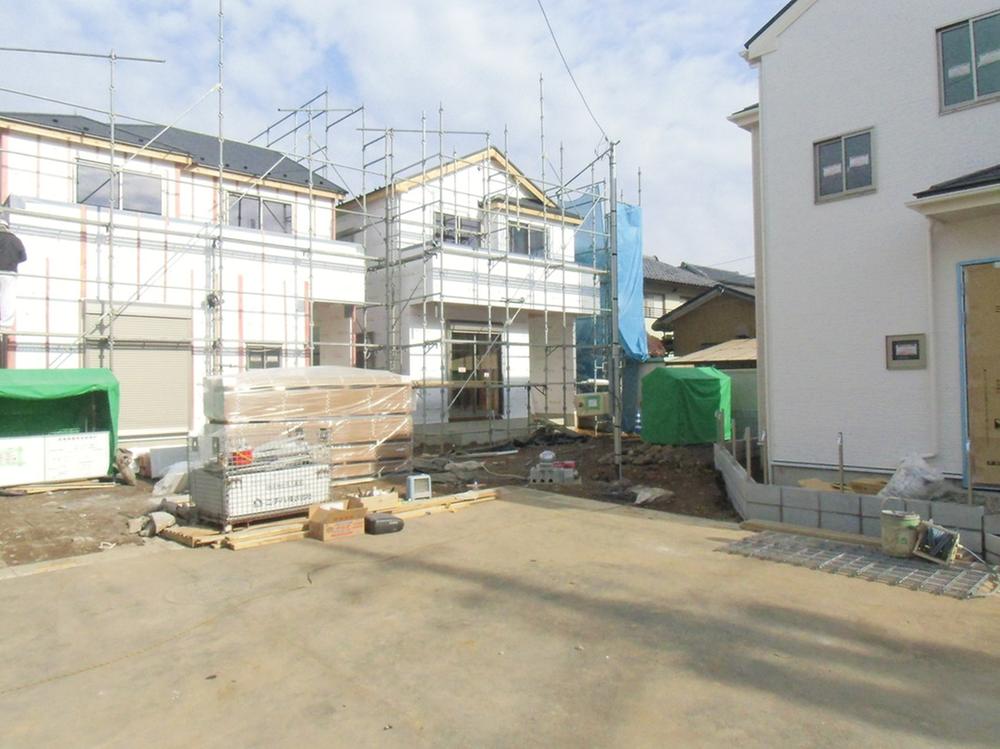 Local appearance photo. Local (12 May 2013) Shooting