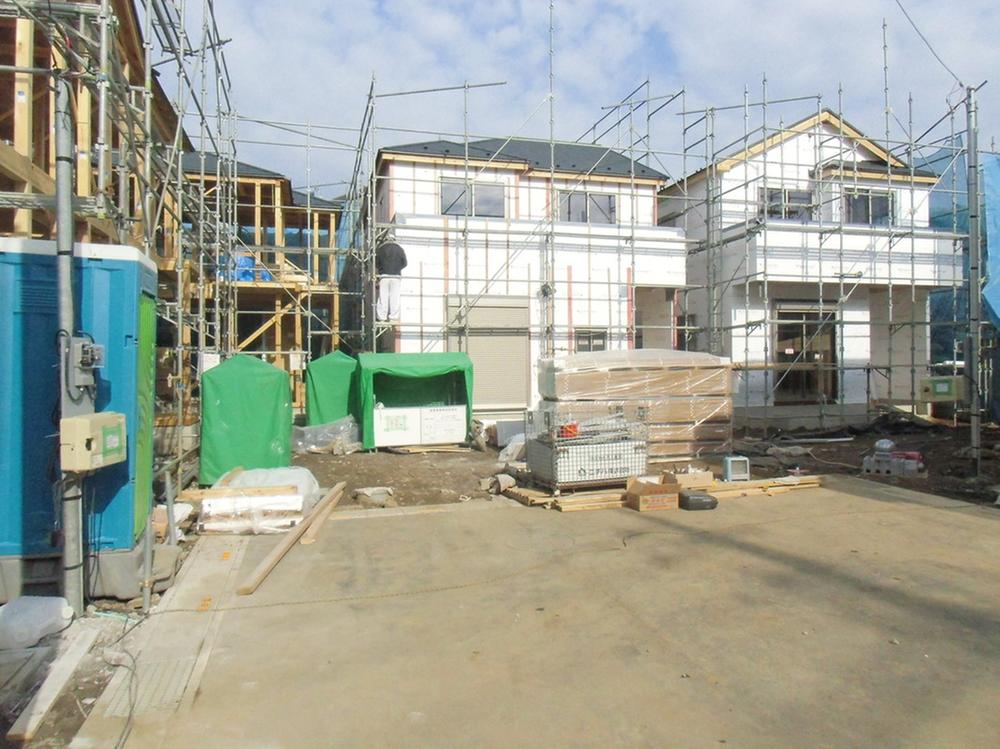 Local appearance photo. Local (12 May 2013) Shooting