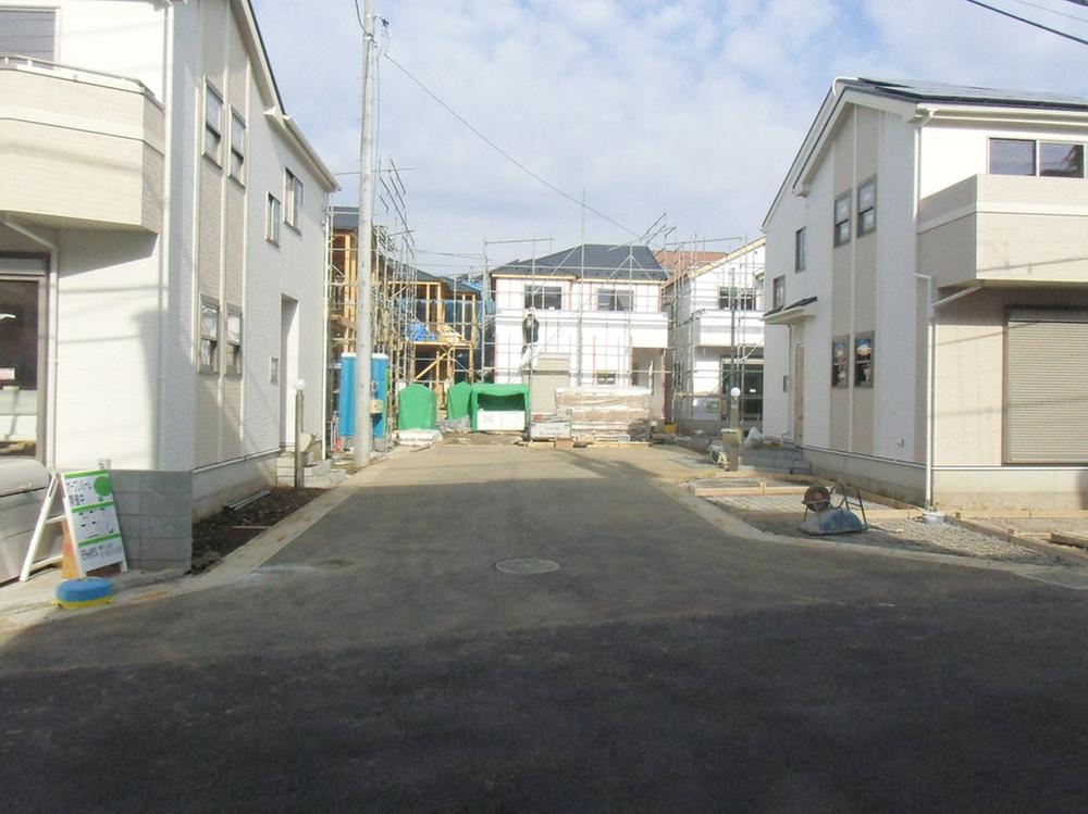 Local photos, including front road. Local (12 May 2013) Shooting