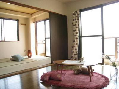 Living and room. Two-sided lighting of the bright rooms!