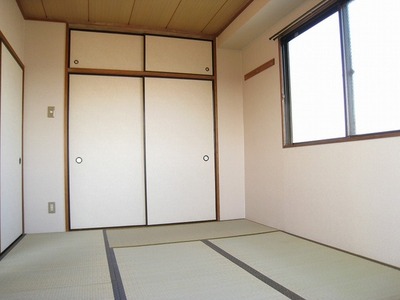 Living and room. I'm happy to take a nap for children