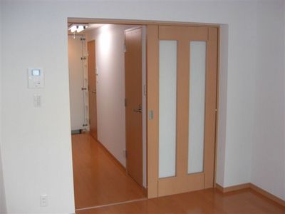 Living and room. Beautiful Western-style flooring.