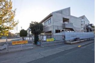 Primary school. 950m until Kawaguchi Municipal Tsuji elementary school (elementary school)