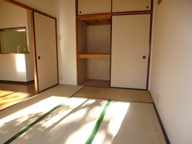 Living and room. Japanese-style room 6 quires ・ Tatami mat sort before occupancy. 