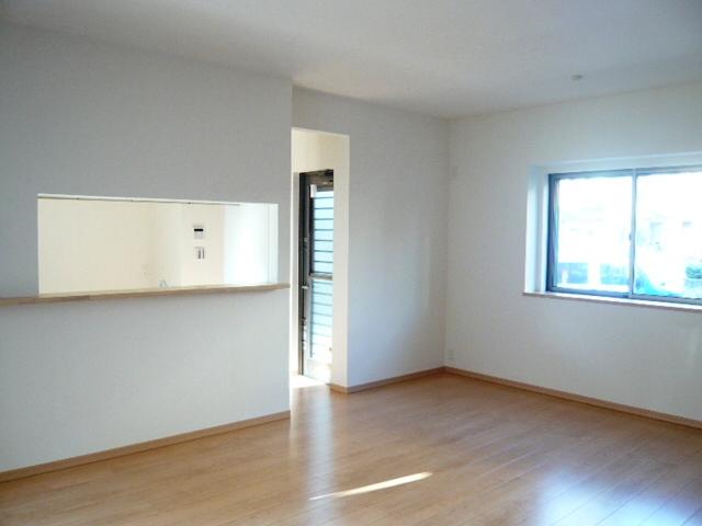 Living. Local (11 May 2013) Shooting