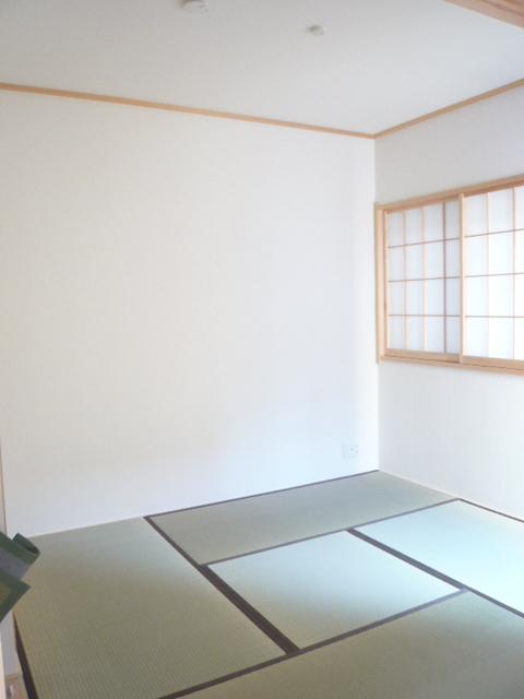 Non-living room. Local (11 May 2013) Shooting