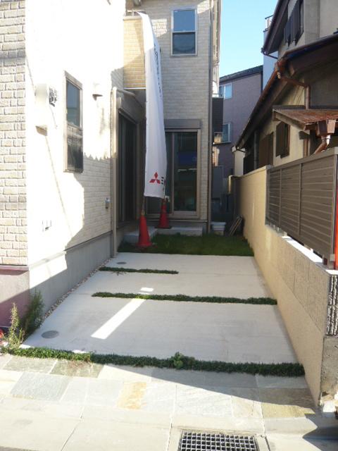 Parking lot. Local (11 May 2013) Shooting