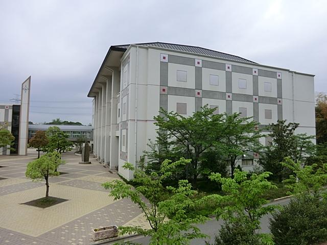 Junior high school. Totsuka 2850m to the West Junior High School
