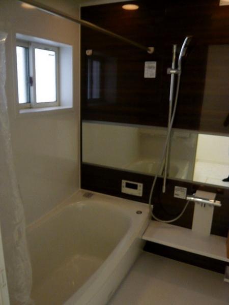 Bathroom. Indoor (11 May 2013) Shooting