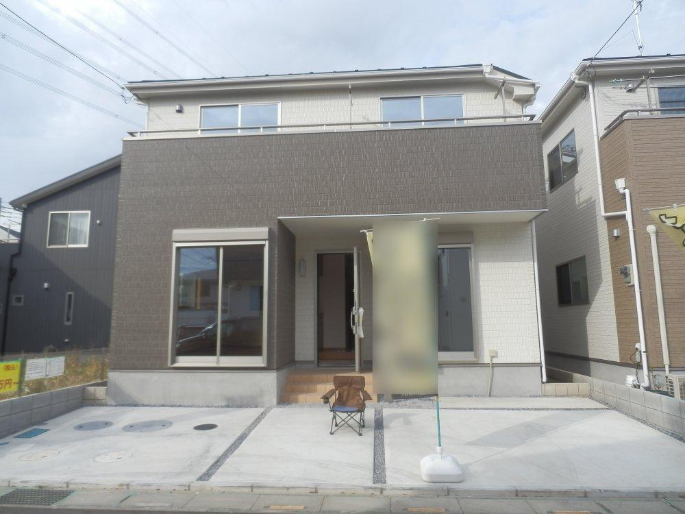 Local appearance photo. Bright dwelling local of all rooms dihedral lighting (12 May 2013) Shooting 4 Building