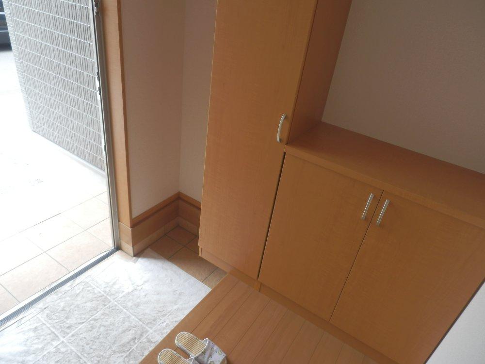 Entrance. Local (12 May 2013) Shooting 4 Building