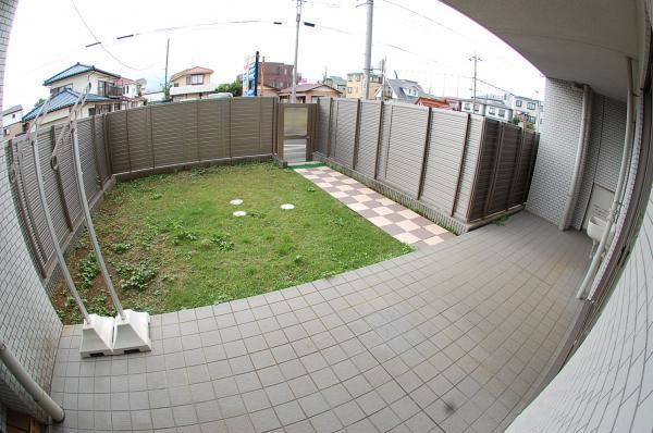 Garden. Private garden with a detached sense