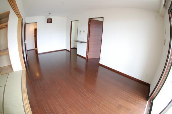 Living. About 10 Pledge of living dining