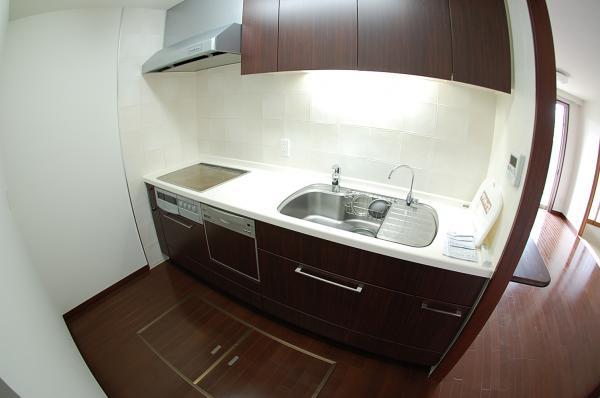 Kitchen. Kitchen about 3 Pledge