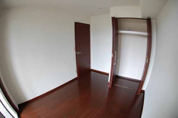 Non-living room. Western-style 5 Pledge