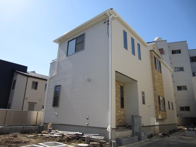 Local appearance photo. Building 2 (October 2013) Shooting