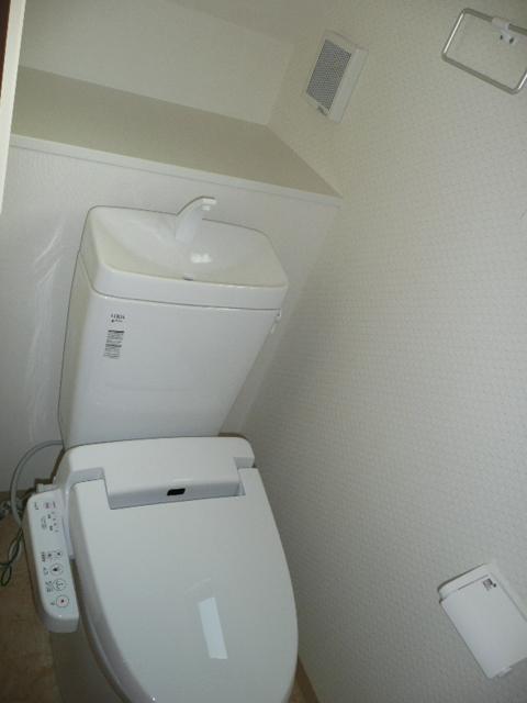 Toilet. Building 2 (November 2013) Shooting