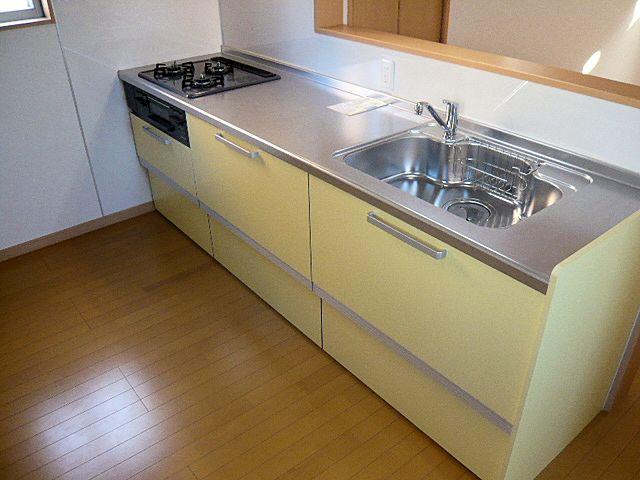 Kitchen. Face-to-face is the kitchen