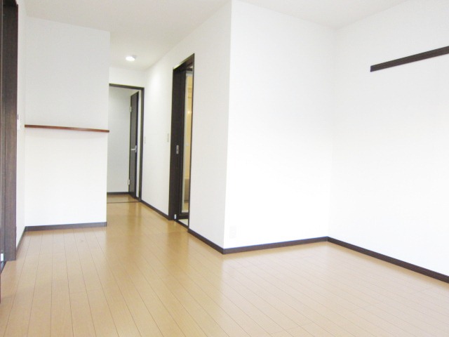 Living and room. Room size can also be used to single people.