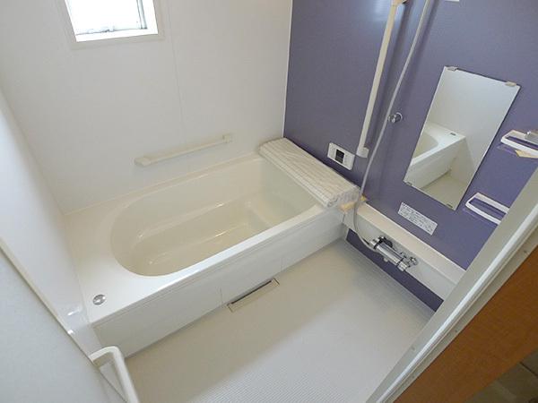 Bathroom. 6 Building