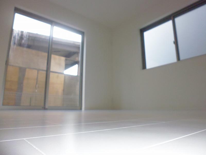 Non-living room. Indoor (12 May 2013) Shooting