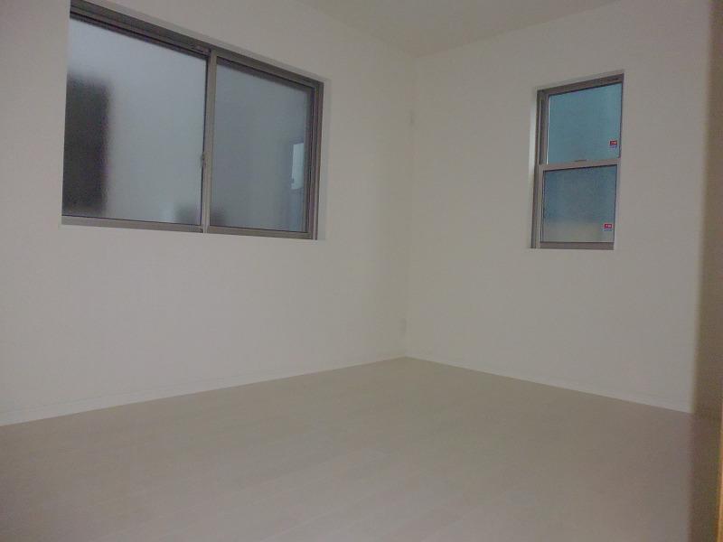 Non-living room. Indoor (12 May 2013) Shooting