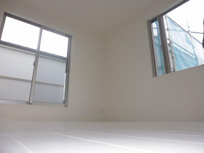 Non-living room. Indoor (12 May 2013) Shooting