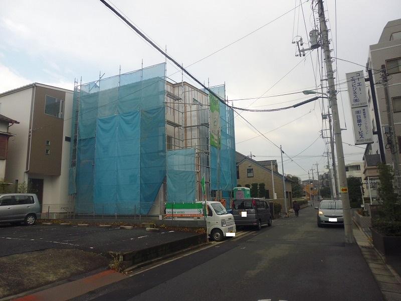 Local photos, including front road. Local (12 May 2013) Shooting