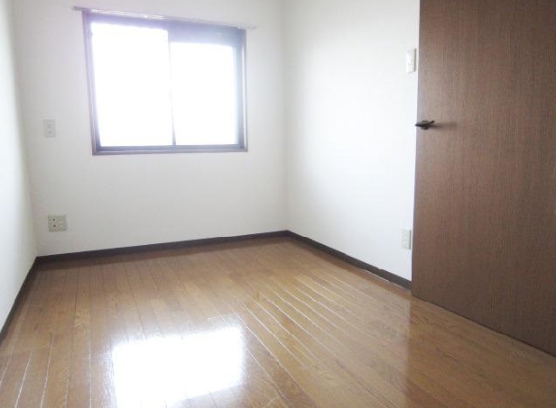 Living and room. It can also be used in the bedroom 4.5 Pledge of Western-style. 