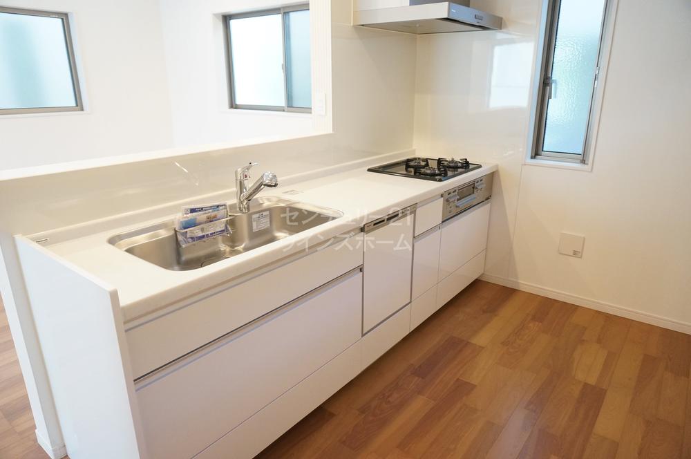 Kitchen. ◇ kitchen (11 May 2013) shooting ◇ Counter kitchen with a dishwasher ☆ The connection of families living overlooking Make you cherish