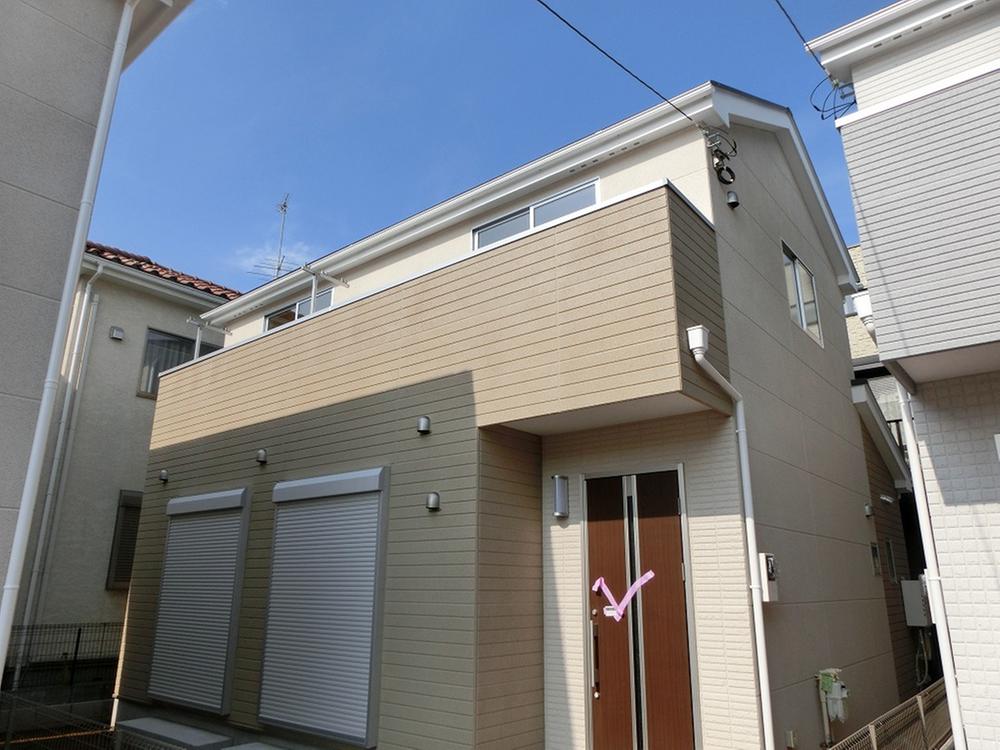 Local appearance photo. Local (11 May 2013) Shooting