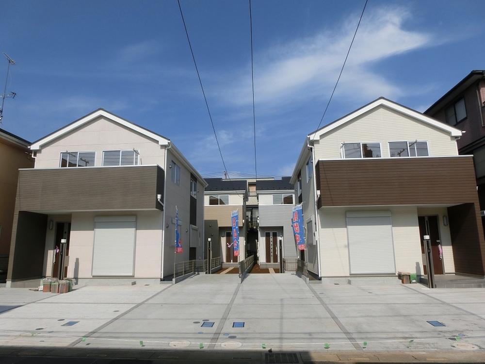 Local photos, including front road. Local (11 May 2013) Shooting