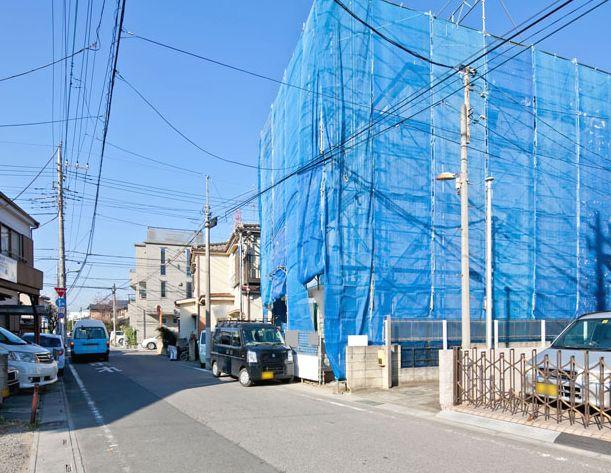 Local photos, including front road. Local (11 May 2013) Shooting