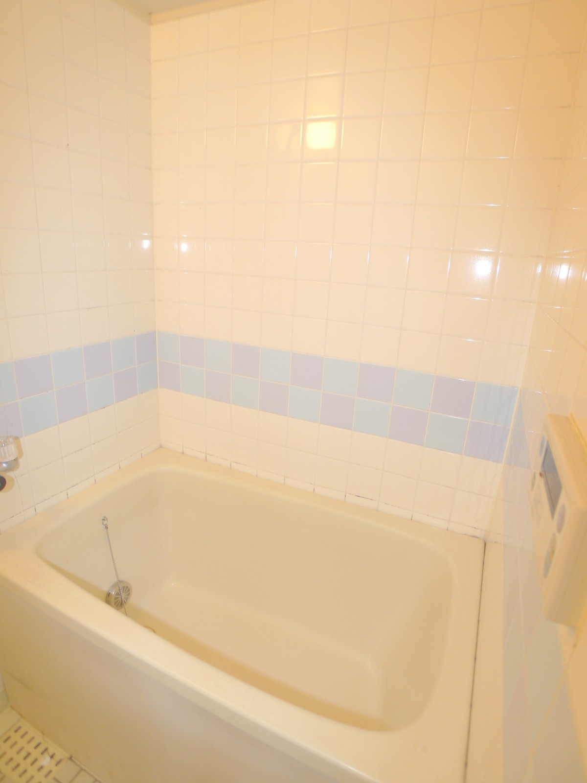 Bath. Reheating hot water supply