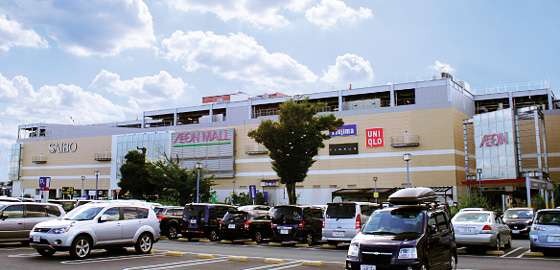 Shopping centre. 850m to Aeon Mall Maekawa Kawaguchi (shopping center)