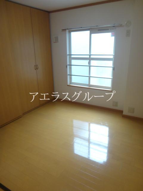 Living and room. Is an image