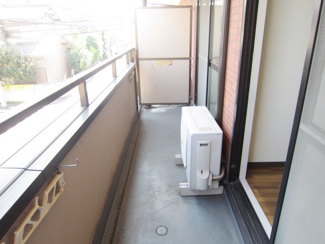 Balcony. Ventilation, Day is good.